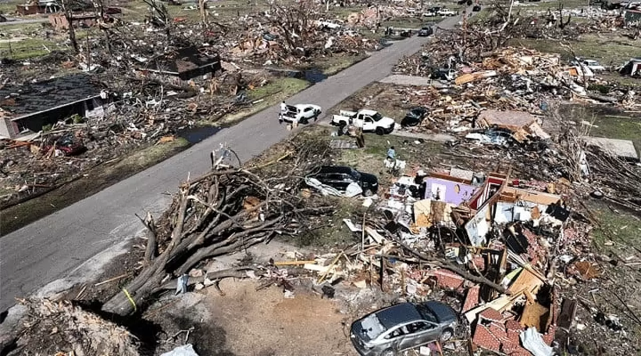 ABD'de Meydana Gelen Tornado ve Şiddetli Fırtına Felaketi!