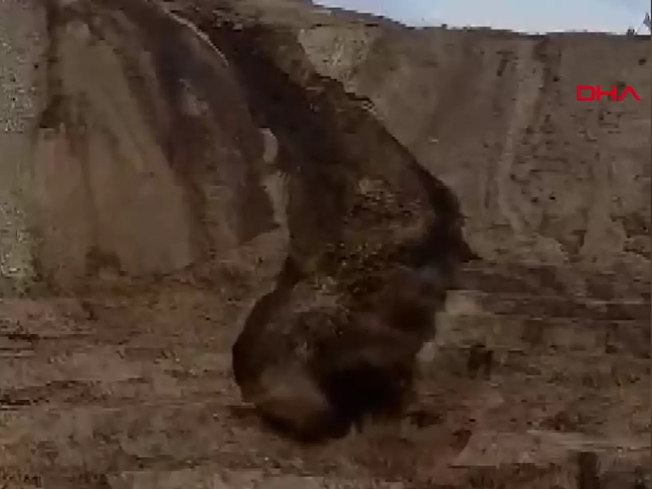 Erzincan İliç'te bir toprak kayması daha