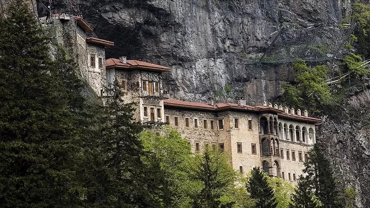 Sümela Manastırı Restorasyon Çalışmalarıyla Eski İhtişamına Kavuşuyor