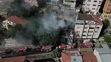 İstanbul'da Meydana Gelen Yangında İtfaiye Ekipleri 20 Kişiyi Kurtardı