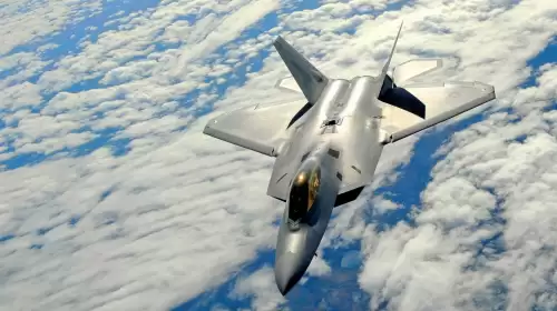 F-22 Raptor Savaş Uçağının Bilgisayar Gücü Göz Kamaştırıyor!