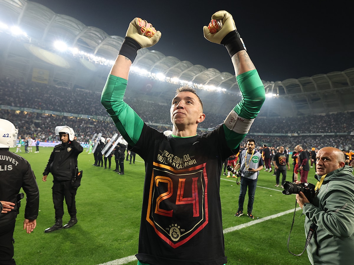 Muslera liderliğinde 24. şampiyonluğunu ilan etti.