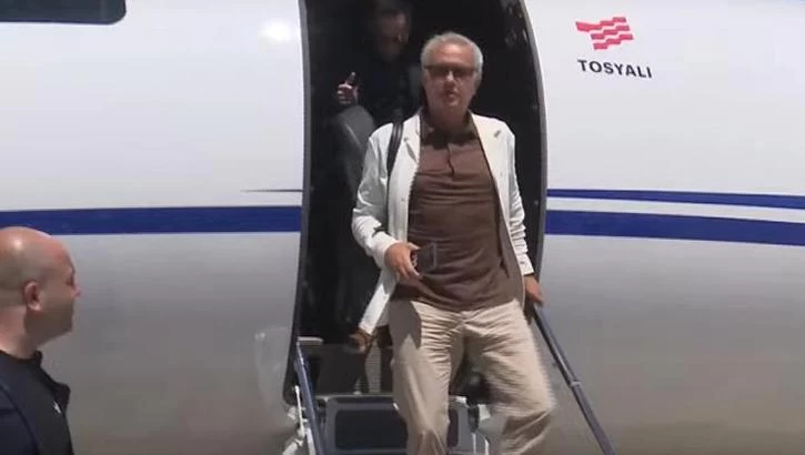 Jose Mourinho, Fenerbahçe'ye imza attıktan sonra İstanbul'a geldi.