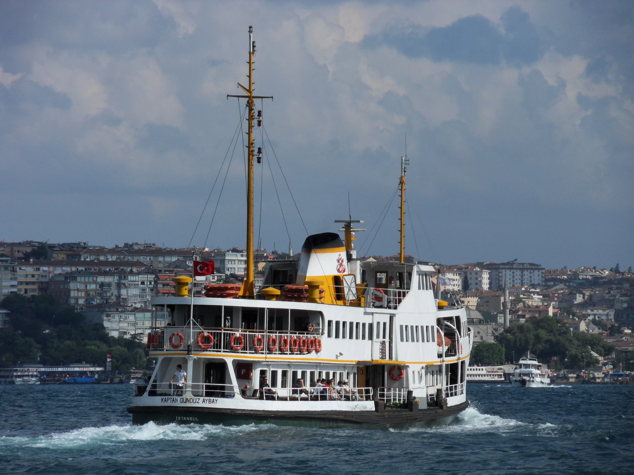 Gökçeada ve Bozcaada arasında 17 yeni feribot seferi düzenleniyor.