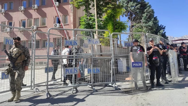 Hakkari Belediye Başkanı Mehmet Sıddık Akış'a 19 yıl 6 ay hapis cezası