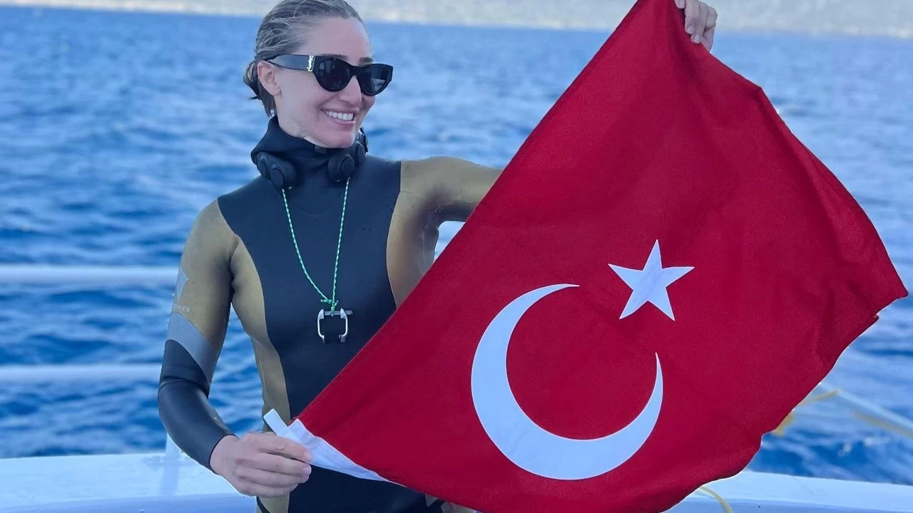 Şahika Ercümen, Dalışta Türkiye Rekorunu Yenileyerek Farkını Ortaya Koydu!